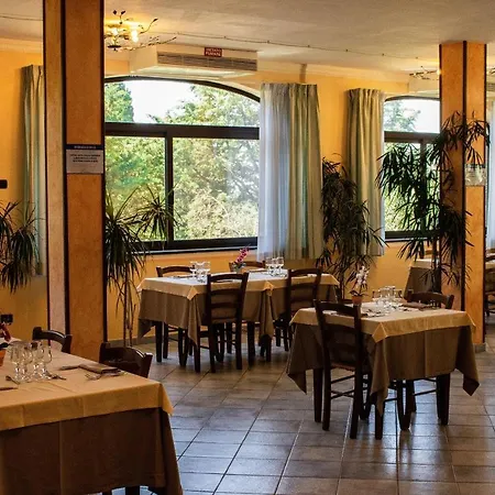 Ristorante Paradiso 3* ריפרבלה